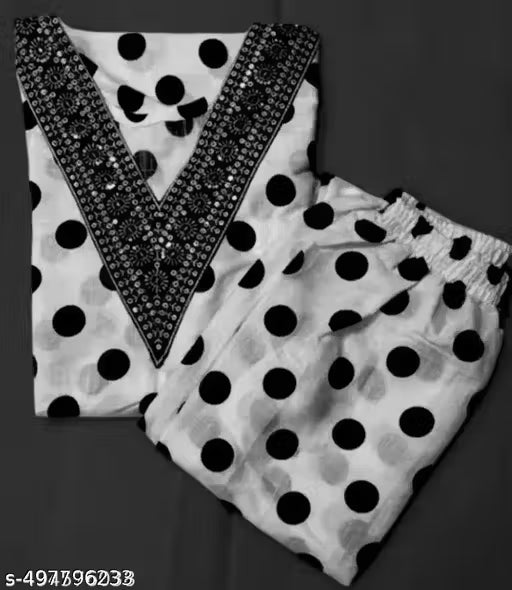 Embroidery neck suit .with black dot
